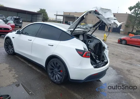 2021 Tesla Model Y Performance Dual Motor All-Wheel Drive z USA, uszkodzony, nr VIN 5YJYGDEF6MF073044